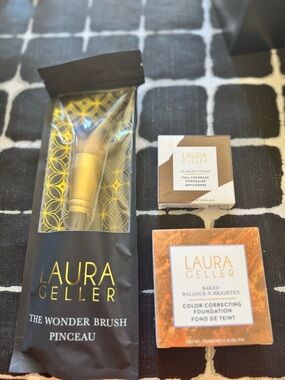 Laura Geller Gold Makeup Brush with Color Correcting Baked Foundation Trio